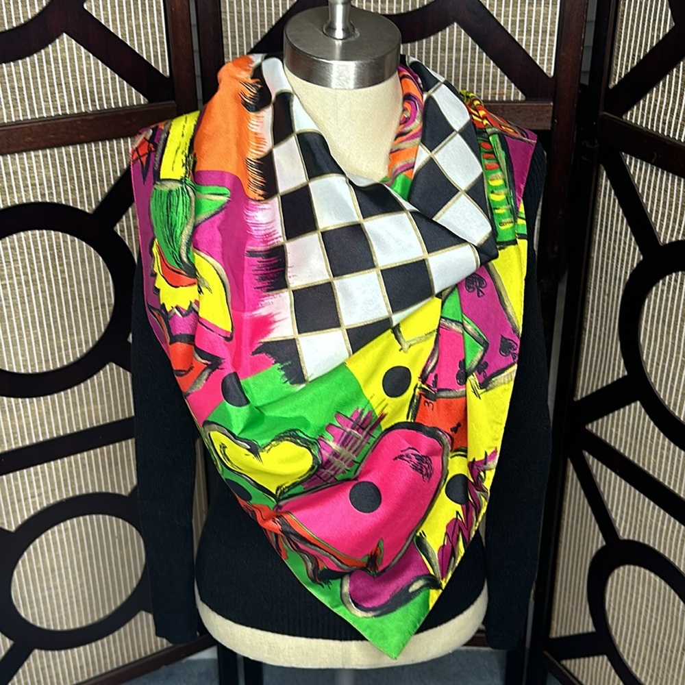 Vintage 80s Scarf Postmodern Novelty Pop Art print. Square Wrap Shawl 34 x 34